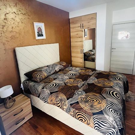Apartman Lux รานเย ภายนอก รูปภาพ