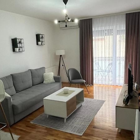Apartman Lux รานเย ภายนอก รูปภาพ