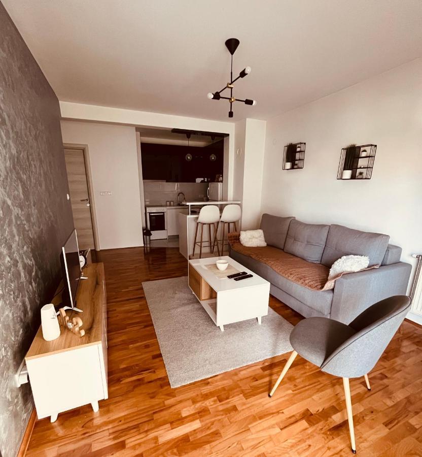 Apartman Lux รานเย ภายนอก รูปภาพ