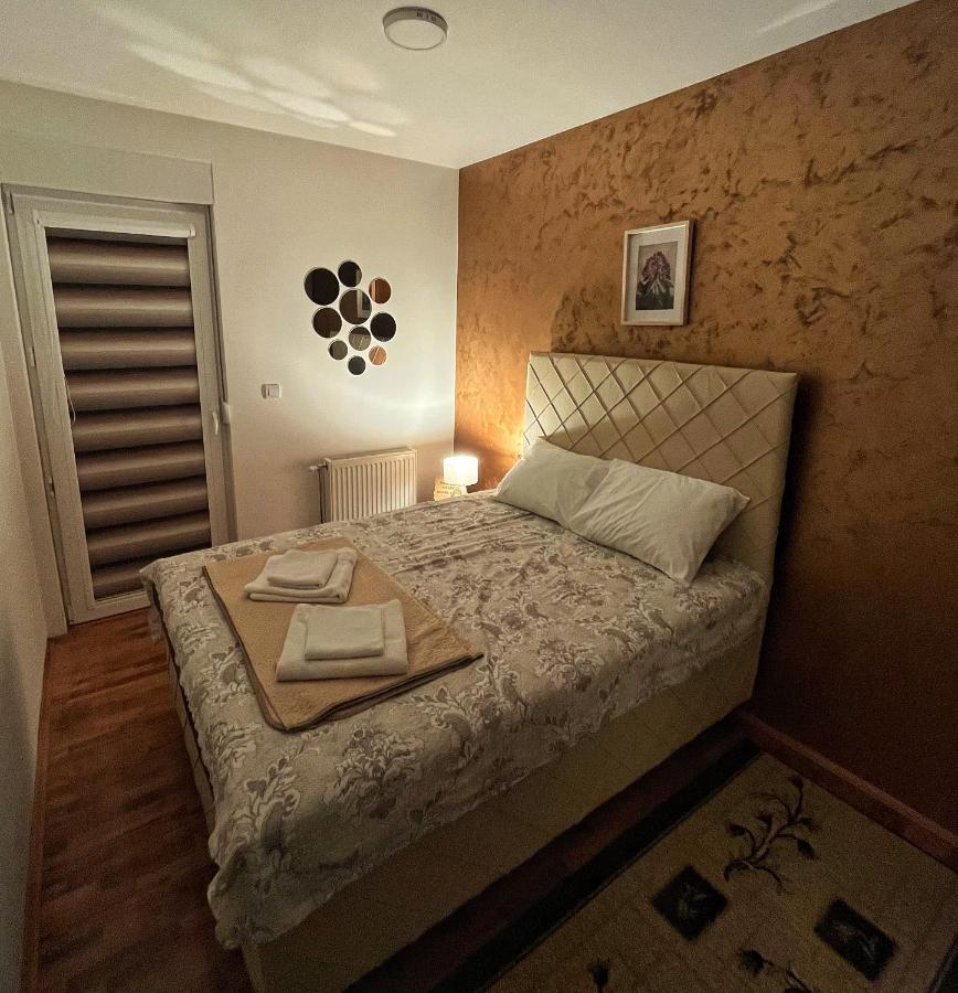 Apartman Lux รานเย ภายนอก รูปภาพ