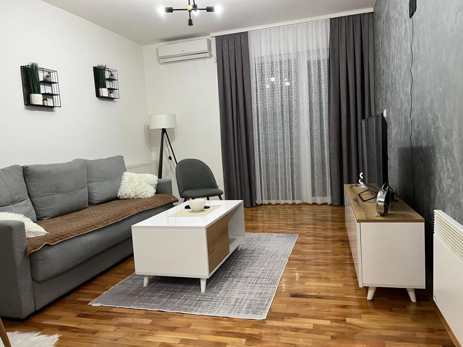 Apartman Lux รานเย ภายนอก รูปภาพ