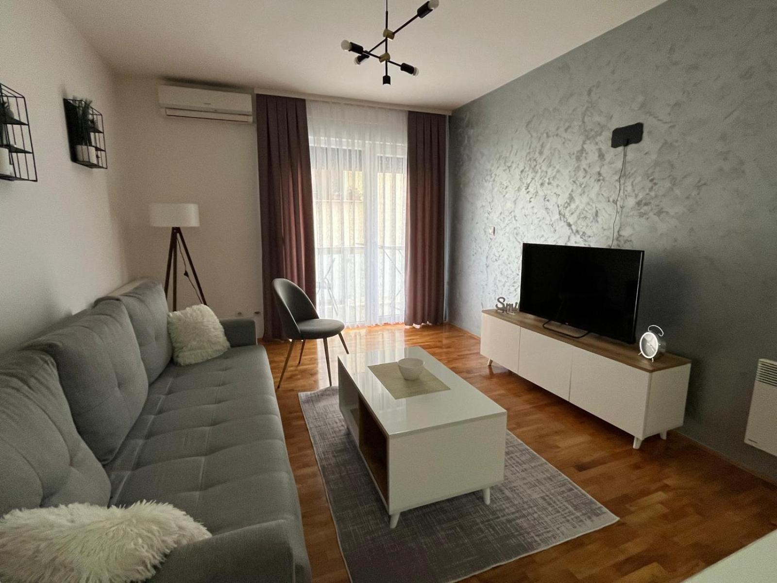 Apartman Lux รานเย ภายนอก รูปภาพ